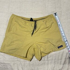 Patagonia Men’s Baggies Shorts 5” Yellow Medium